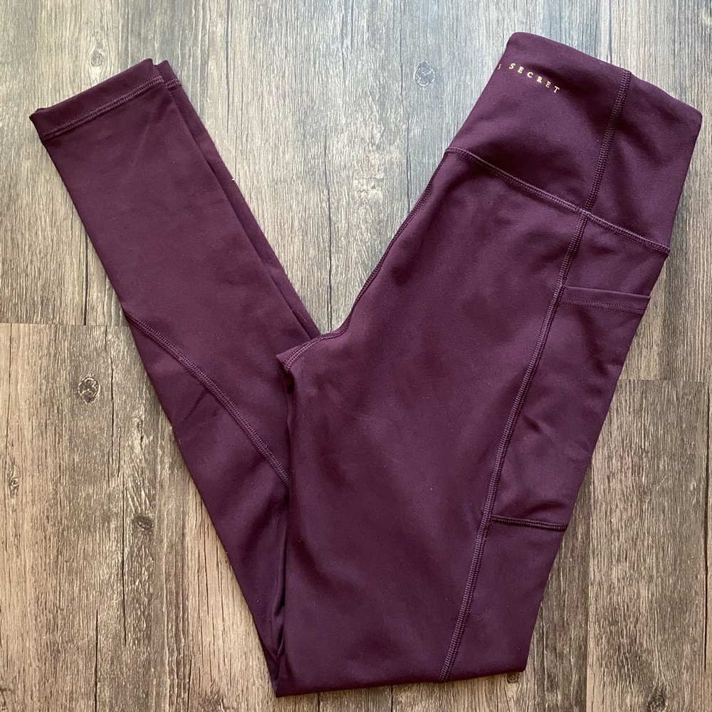 Victoria’s Secret Essential Legging